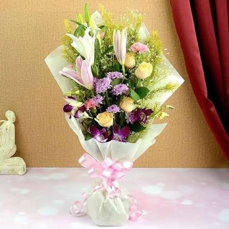 Classic Red Rose Vase (Copy)